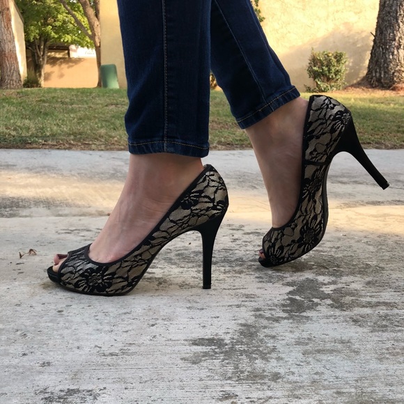 FIONI Clothing Shoes - Fiona Night Black And White Lace Peep Toe Heels